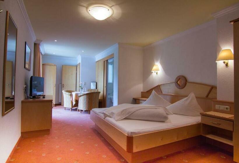 غرفة قياسية مزوَّدة بشُرفة, Garni Martina