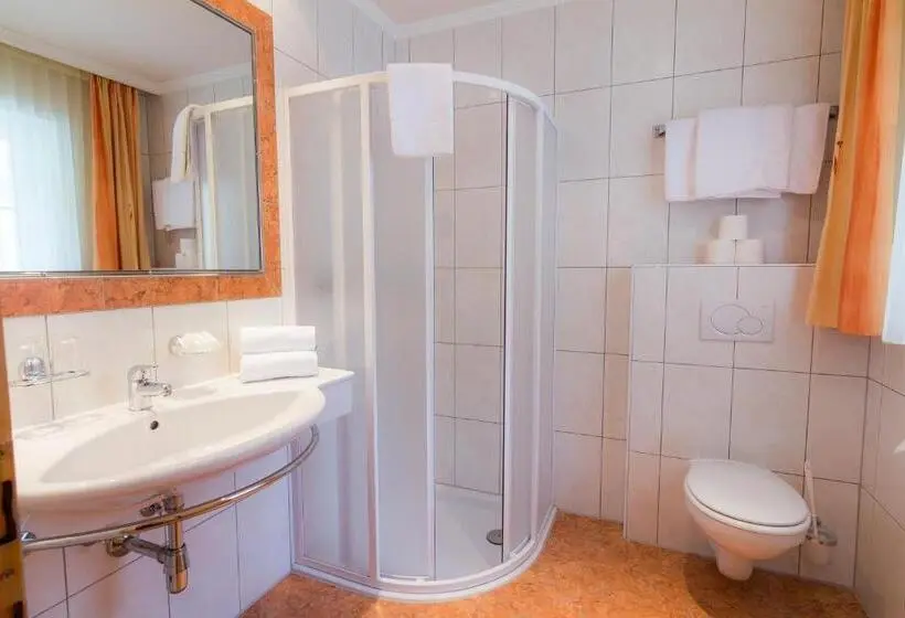 Habitació Triple Estàndard amb Balcó, Garni Martina