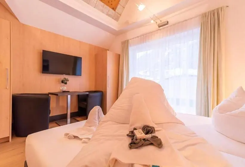Apartament 3 Dormitoris, Garni Martina