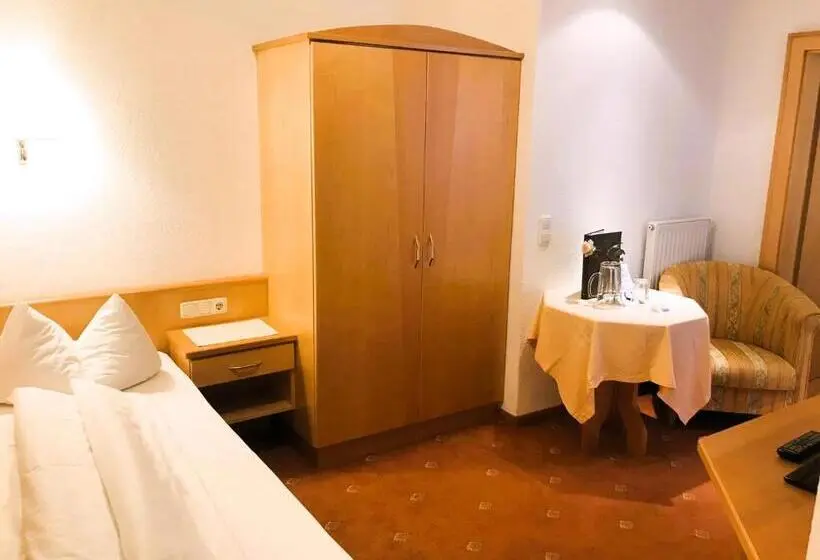 Habitación Estàndard Individual, Garni Martina