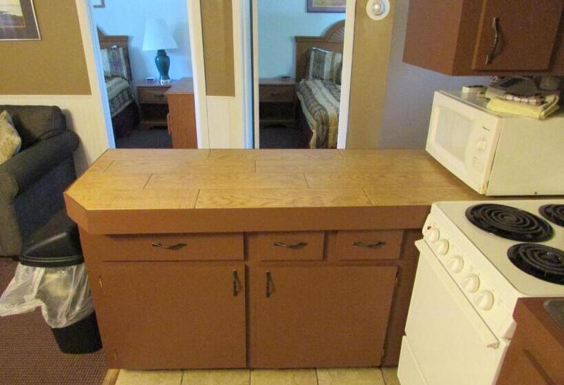 带2个卧室的公寓, The Lake George Inn