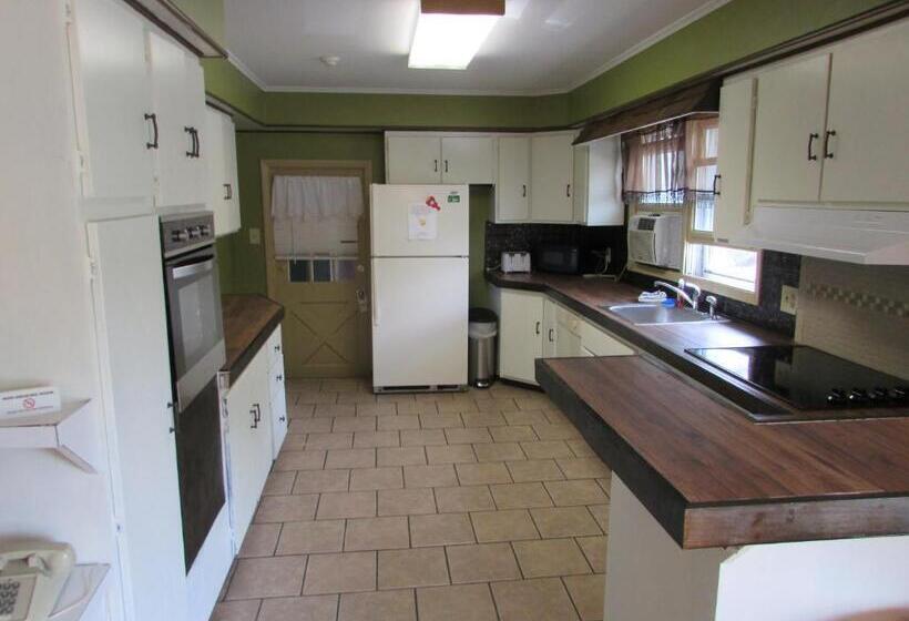 带2个卧室的公寓, The Lake George Inn