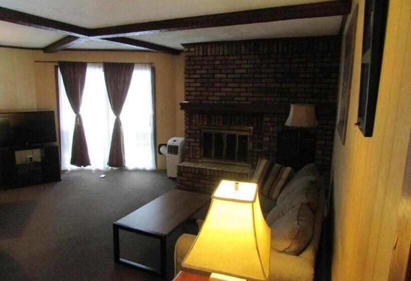 带2个卧室的公寓, The Lake George Inn