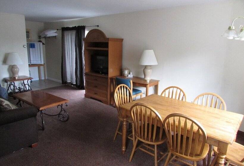 套房, The Lake George Inn