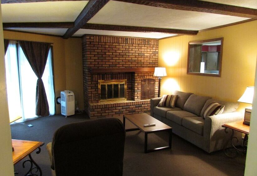 带2个卧室的公寓, The Lake George Inn