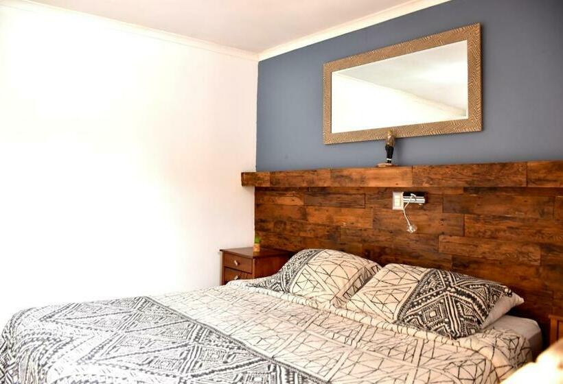 带大床的复式套间, The Fox Hostel