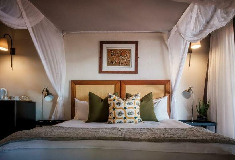 اتاق لوکس با بالکن, Chobe Marina Lodge