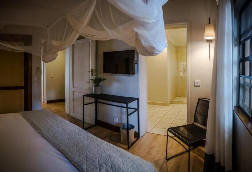 سوئیت با بالکن, Chobe Marina Lodge