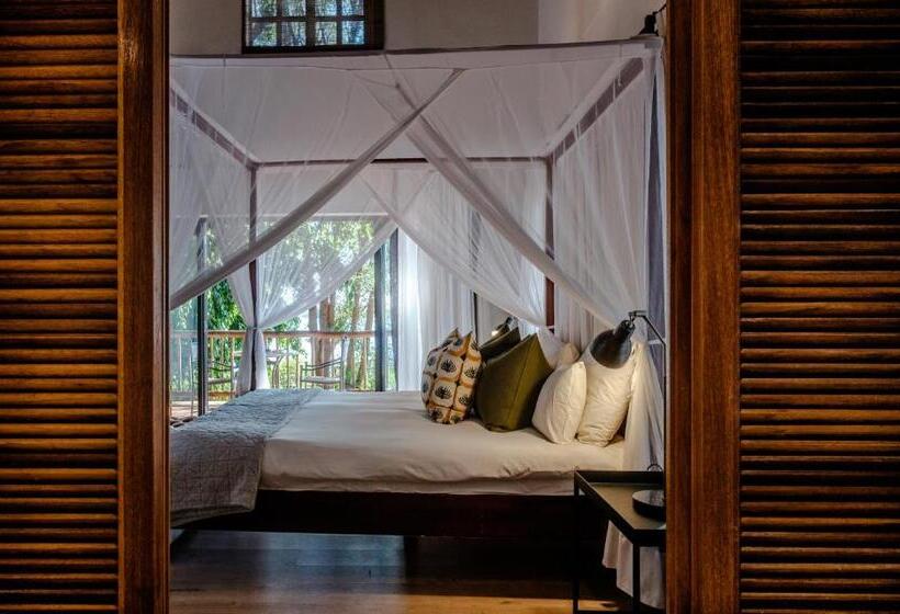 سوئیت با بالکن, Chobe Marina Lodge