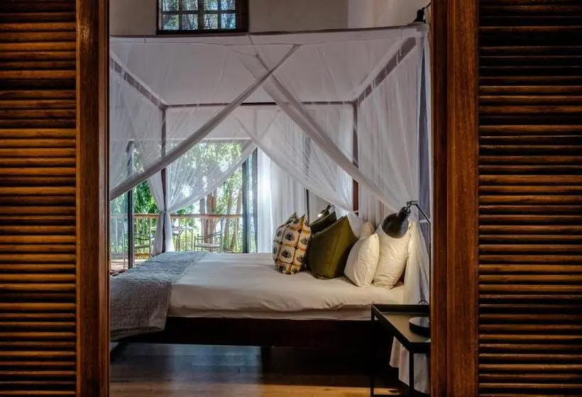 سوئیت با بالکن, Chobe Marina Lodge