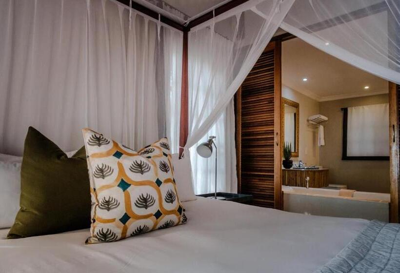 سوئیت با بالکن, Chobe Marina Lodge