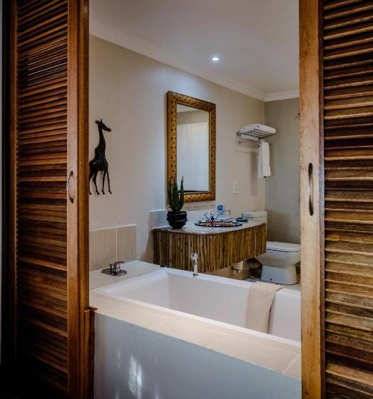 سوئیت با بالکن, Chobe Marina Lodge