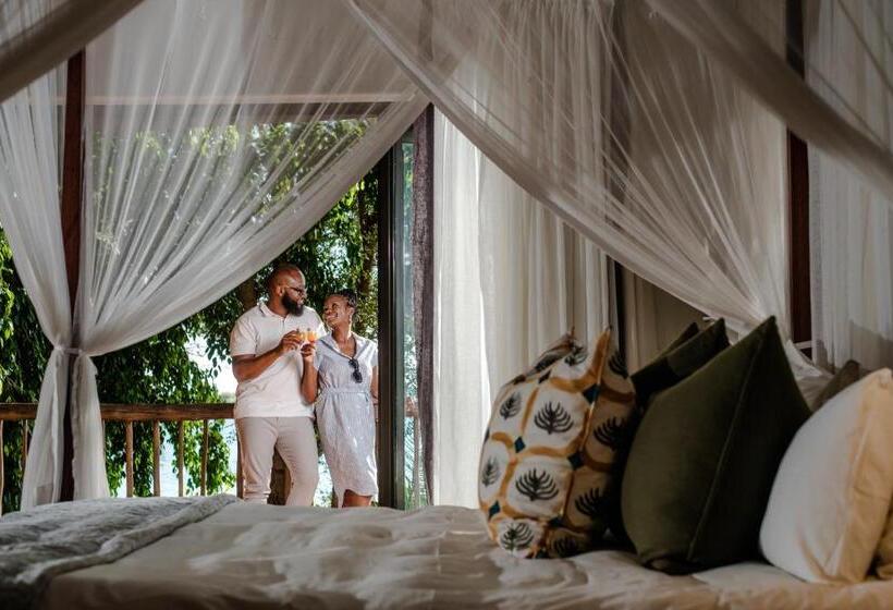 سوئیت با بالکن, Chobe Marina Lodge