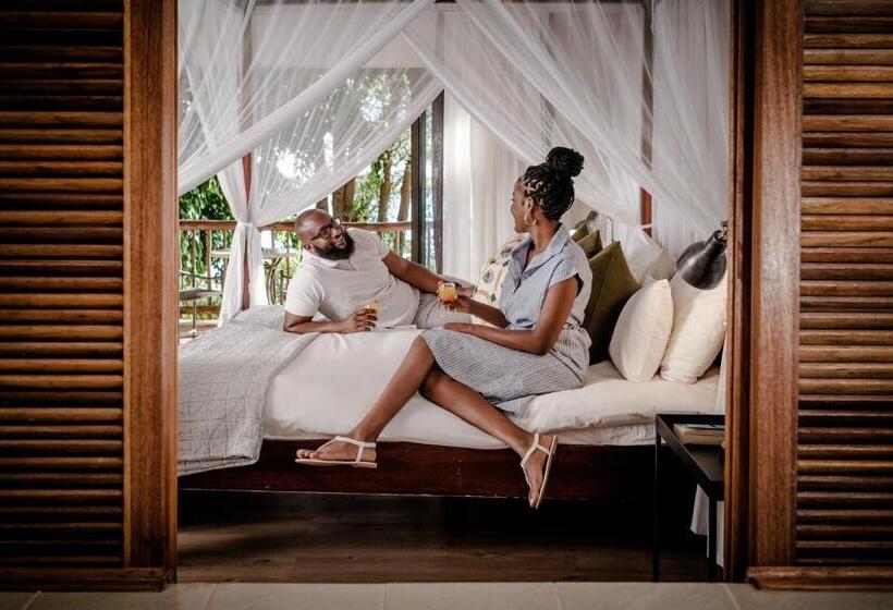 سوئیت با بالکن, Chobe Marina Lodge