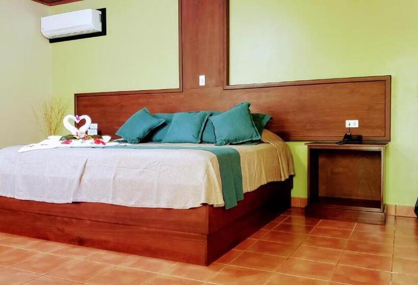 带大床的高级房间, Volcano Lodge, Hotel & Thermal Experience