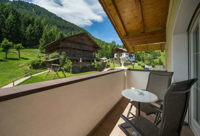 バルコニー付きスタンダードルーム, Albion Mountain Spa Resort Dolomites