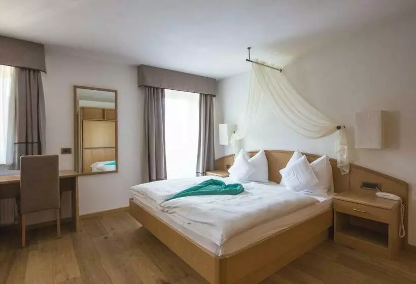 バルコニー付きスタンダードルーム, Albion Mountain Spa Resort Dolomites