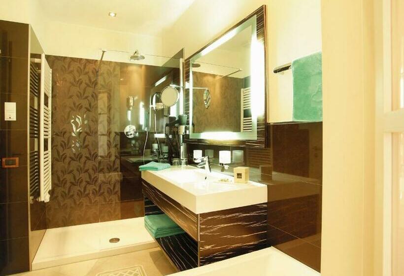 سوییت جونیور با بالکن, Albion Mountain Spa Resort Dolomites