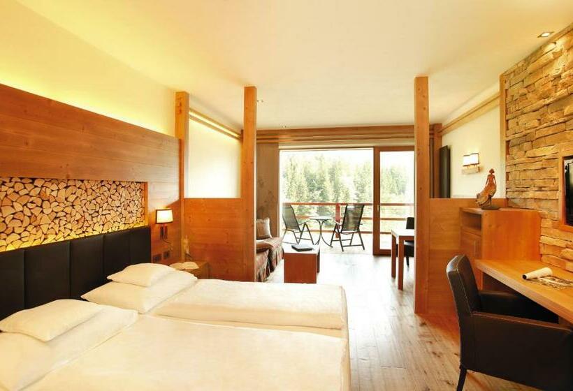 سوییت جونیور با بالکن, Albion Mountain Spa Resort Dolomites