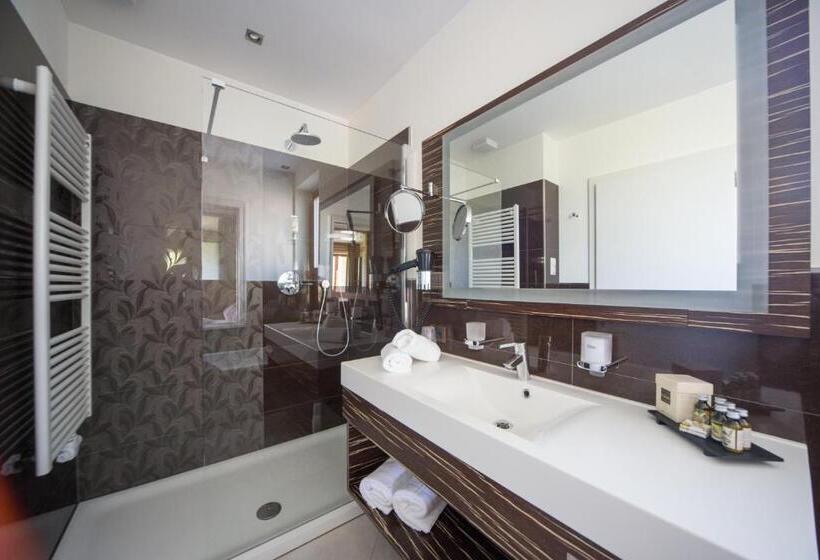 سوییت جونیور با بالکن, Albion Mountain Spa Resort Dolomites