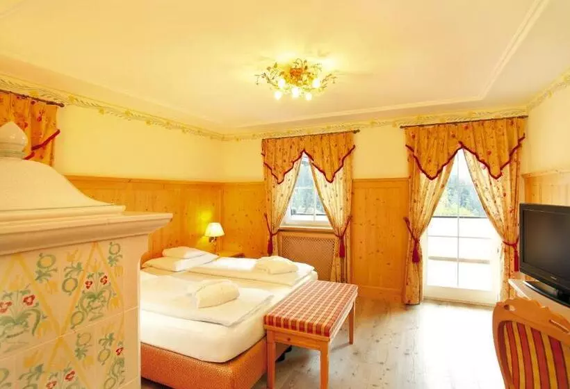 バルコニー付きスーペリアルーム, Albion Mountain Spa Resort Dolomites