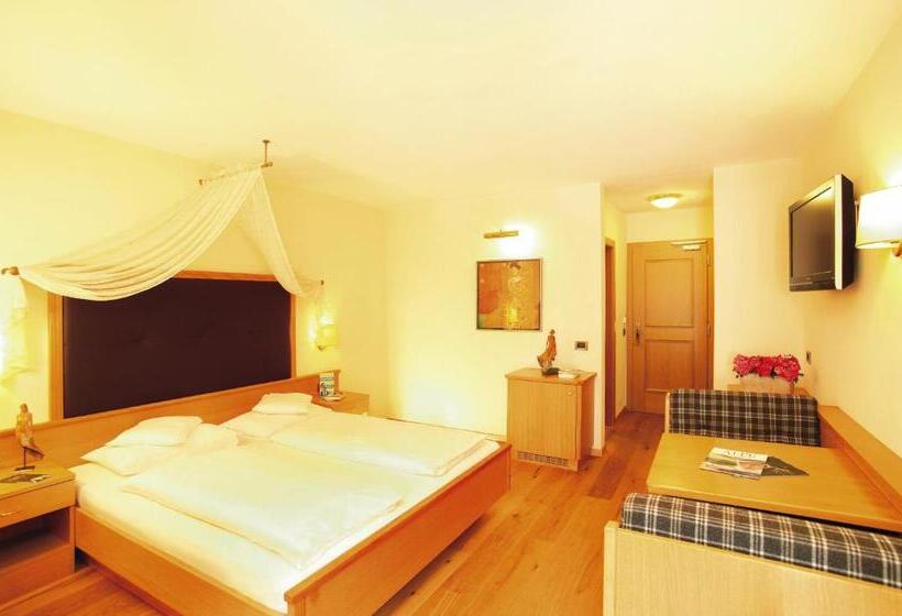 اتاق سوپریور با بالکن, Albion Mountain Spa Resort Dolomites