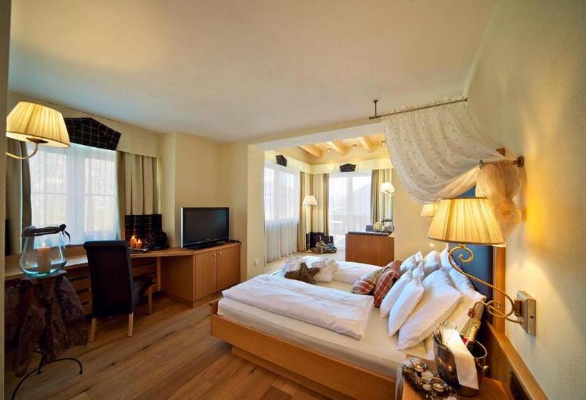 اتاق سوپریور با بالکن, Albion Mountain Spa Resort Dolomites