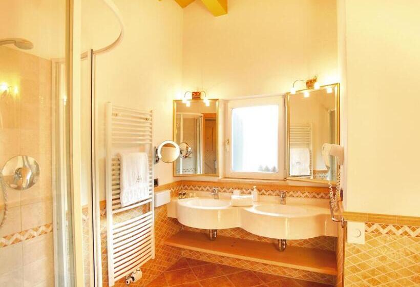 سوئیت با بالکن, Albion Mountain Spa Resort Dolomites