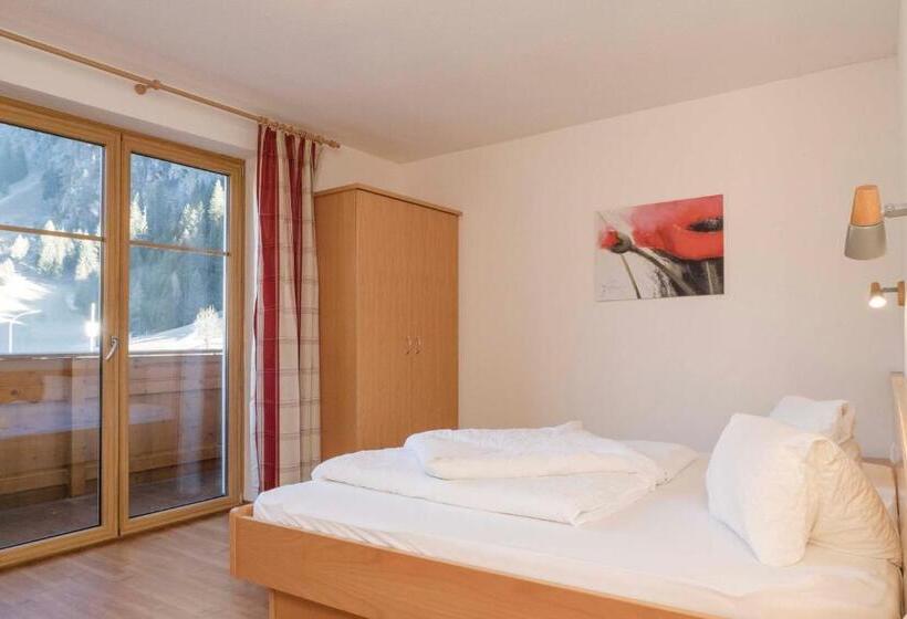 דירת שני חדרים, Haus Renate