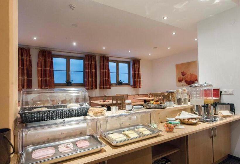 חדר סטנדרט לארבעה, Haus Renate