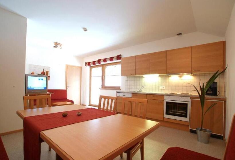 דירת חדר סופריור, Haus Renate