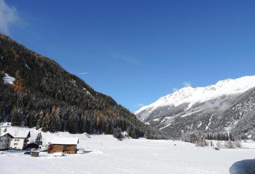 חדר משפחתי, Haus Renate