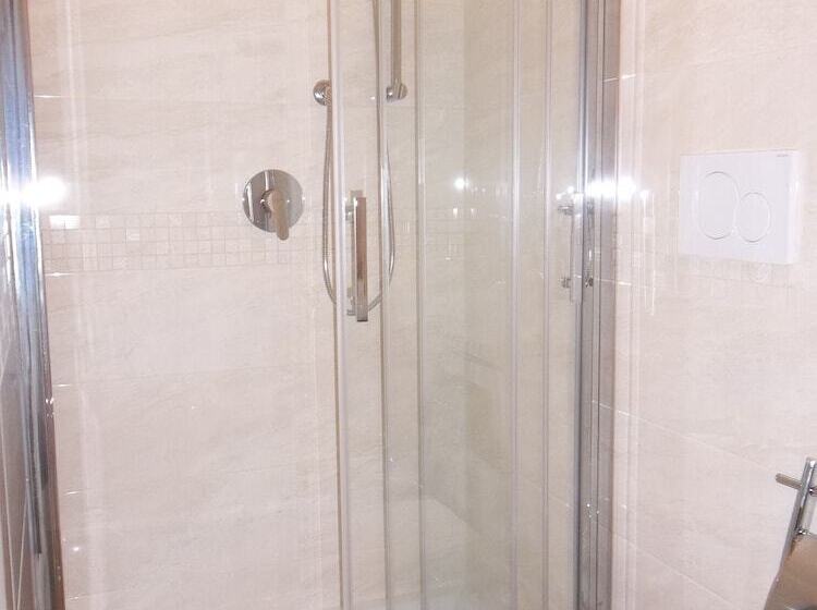 标准单人间, Amalfi