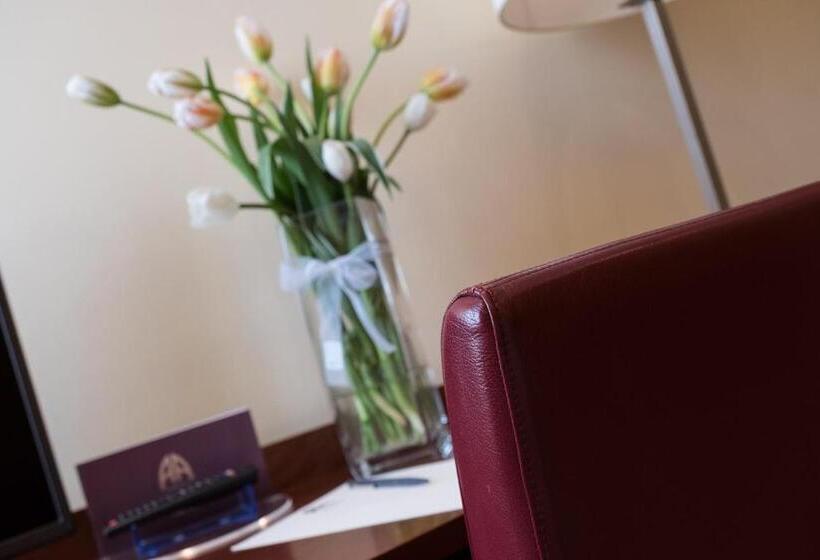 חדר סטנדרט לשלושה, Appia Antica