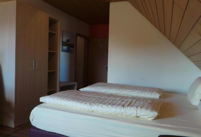 Номер Стандарт Трехместный, Rhönblick Landhotel   Restaurant   Countrypub