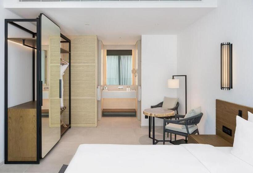 سوییت, Radisson Beach Resort Palm Jumeirah