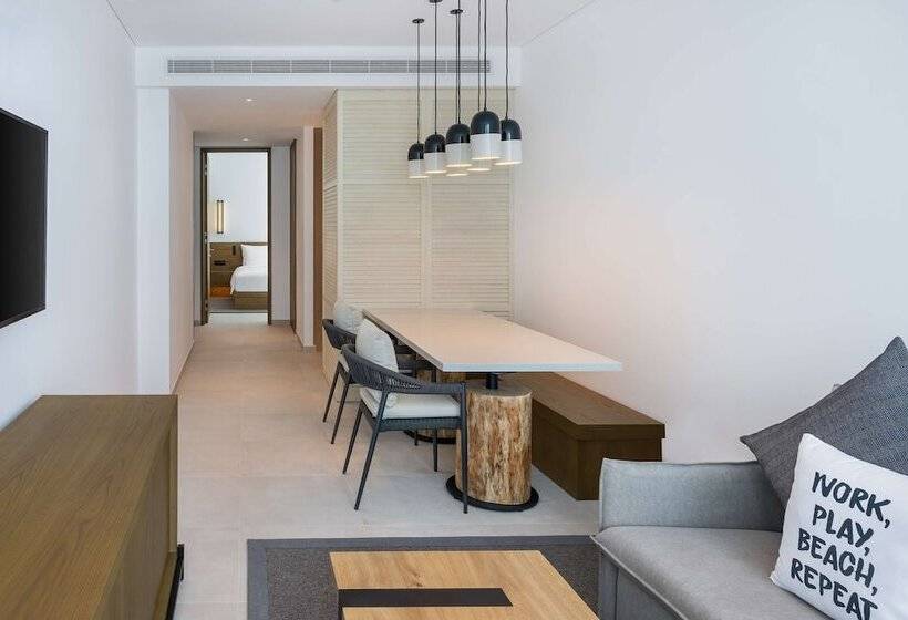 سوییت با چشمانداز دریا, Radisson Beach Resort Palm Jumeirah