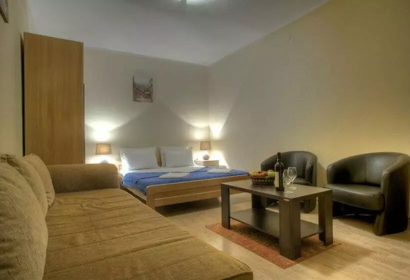 آپارتمان 2 خوابه با چشم‌انداز دریا, Castellamare Residence
