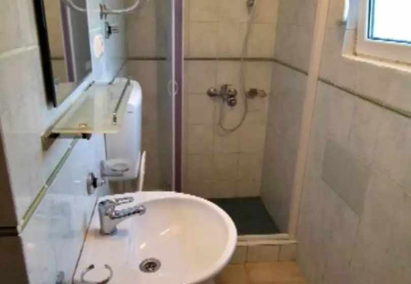 آپارتمان 2 خوابه با چشم‌انداز دریا, Castellamare Residence