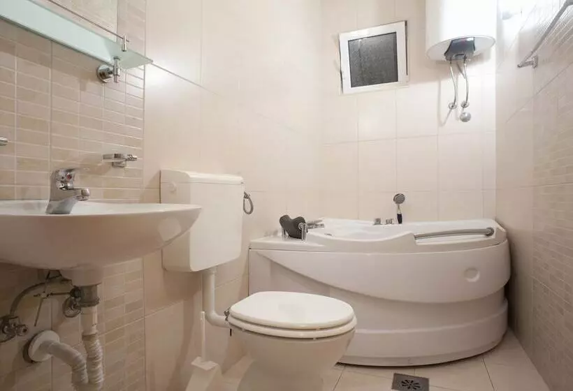 1 Bedroom Penthouse Apartment, Castellamare Residence