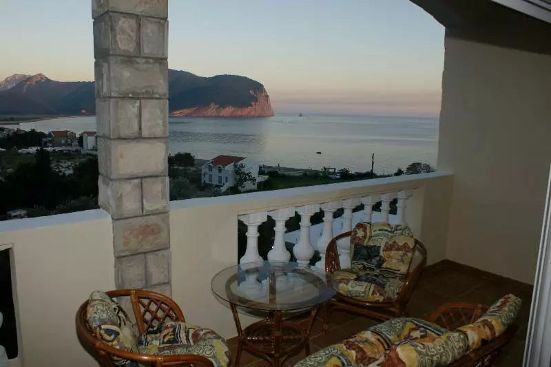 آپارتمان 2 خوابه, Castellamare Residence