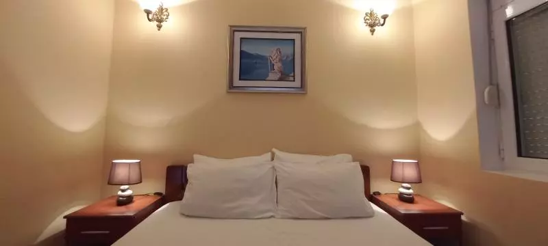استودیوی استاندارد, Castellamare Residence