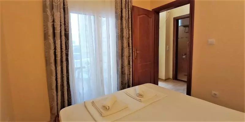 استودیوی استاندارد, Castellamare Residence