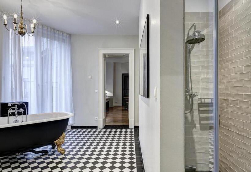 استودیوی استاندارد, Gorki Apartments