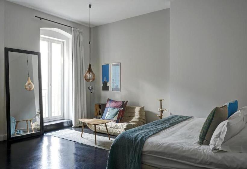 استودیوی استاندارد, Gorki Apartments