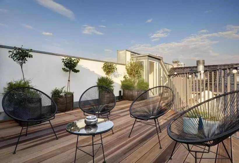Penthouse Suite, Gorki Apartments