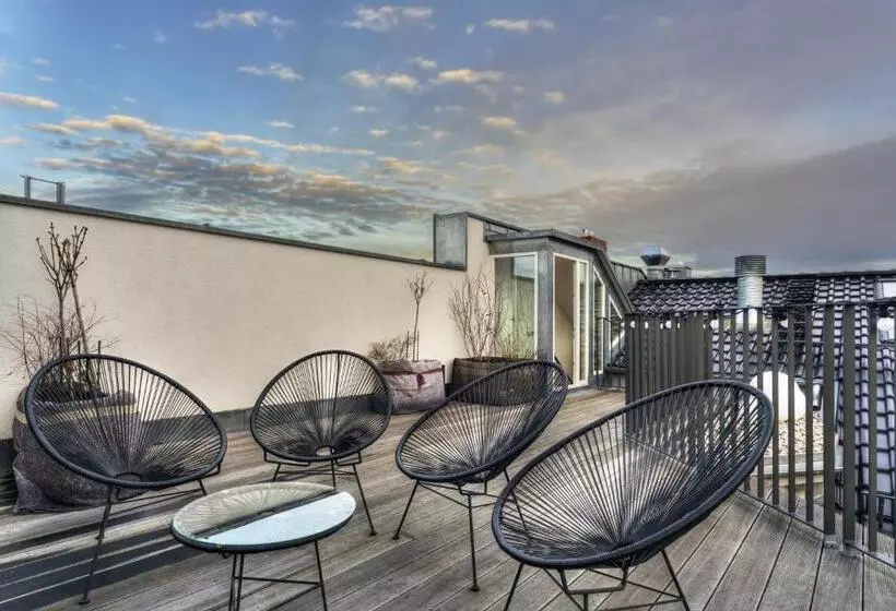 Penthouse Suite, Gorki Apartments