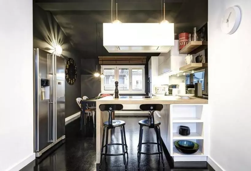 Penthouse Suite, Gorki Apartments