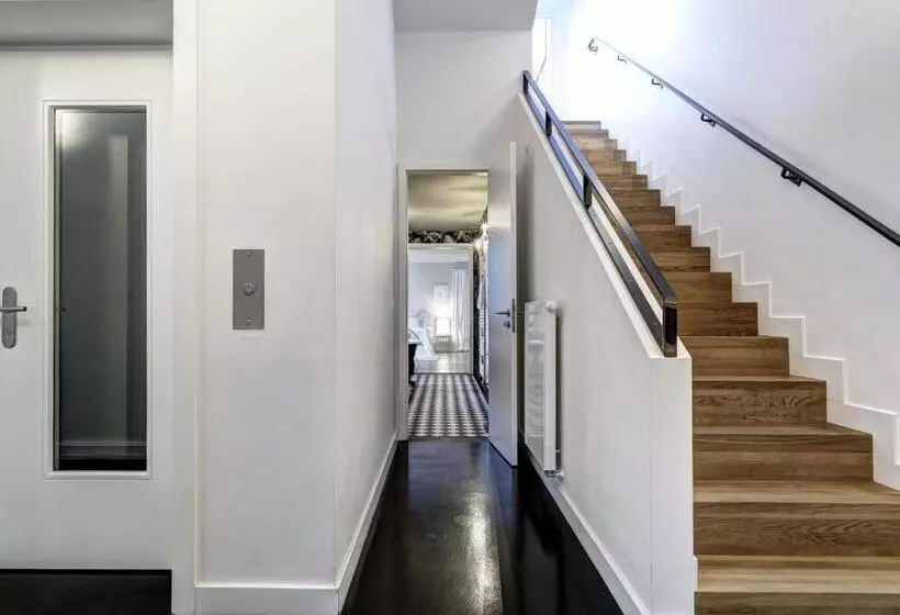 Penthouse Suite, Gorki Apartments