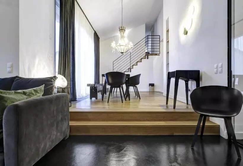 Penthouse Suite, Gorki Apartments